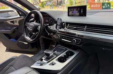 Позашляховик / Кросовер Audi Q7 2016 в 