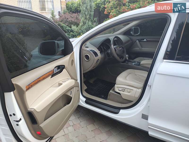 Внедорожник / Кроссовер Audi Q7 2014 в Запорожье