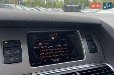 Позашляховик / Кросовер Audi Q7 2010 в 