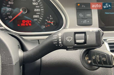 Позашляховик / Кросовер Audi Q7 2010 в 