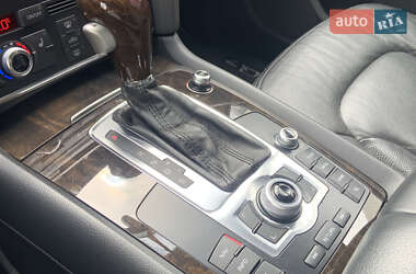 Позашляховик / Кросовер Audi Q7 2010 в 