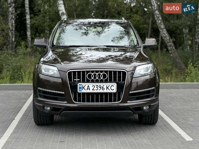 Внедорожник / Кроссовер Audi Q7 2013 в 