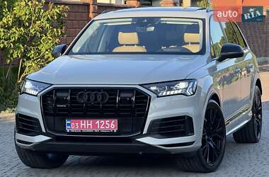 Внедорожник / Кроссовер Audi Q7 2020 в 