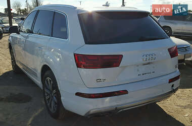 Позашляховик / Кросовер Audi Q7 2016 в 