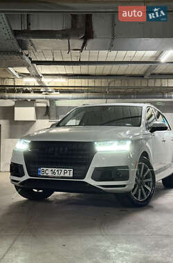 Внедорожник / Кроссовер Audi Q7 2017 в 