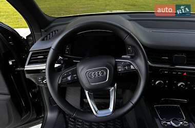 Внедорожник / Кроссовер Audi Q7 2017 в 