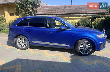 Внедорожник / Кроссовер Audi Q7 2017 в 