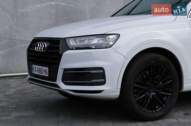 Внедорожник / Кроссовер Audi Q7 2015 в 