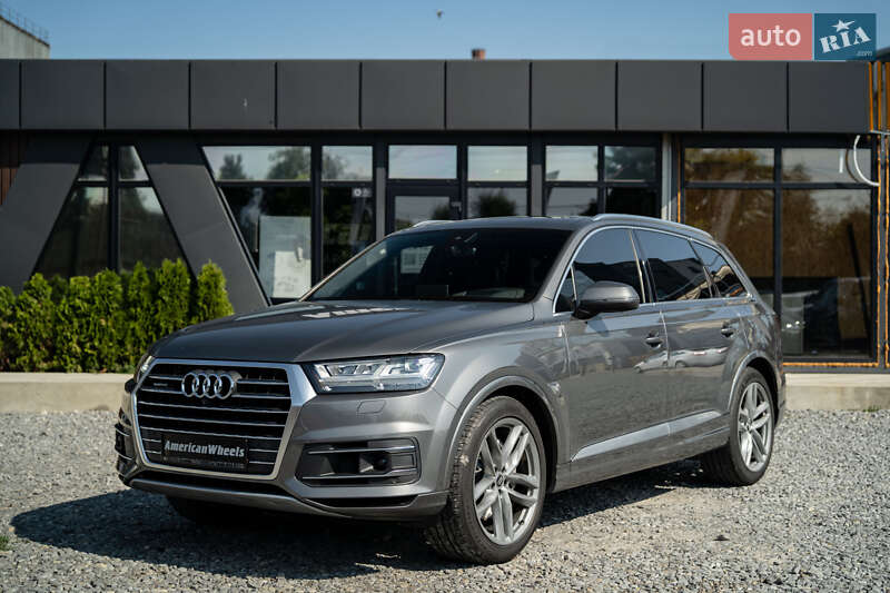 Позашляховик / Кросовер Audi Q7 2017 в Чернівцях