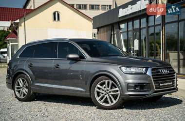 Внедорожник / Кроссовер Audi Q7 2017 в 