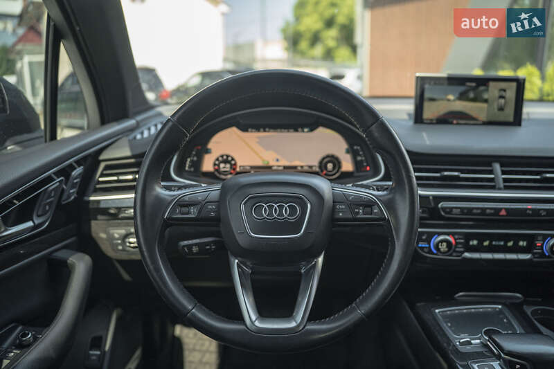 Позашляховик / Кросовер Audi Q7 2017 в Чернівцях