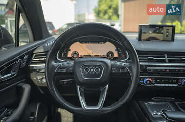 Внедорожник / Кроссовер Audi Q7 2017 в 