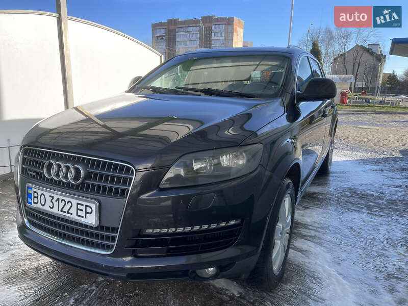 Позашляховик / Кросовер Audi Q7 2006 в 