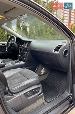 Позашляховик / Кросовер Audi Q7 2006 в 