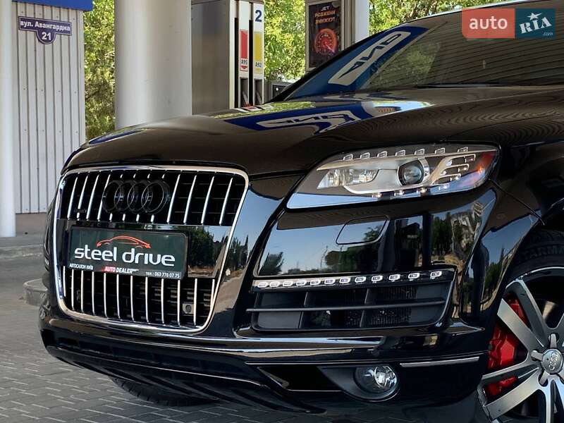 Внедорожник / Кроссовер Audi Q7 2014 в 