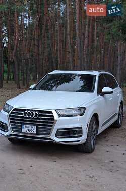 Внедорожник / Кроссовер Audi Q7 2017 в 