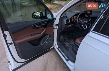 Внедорожник / Кроссовер Audi Q7 2017 в 