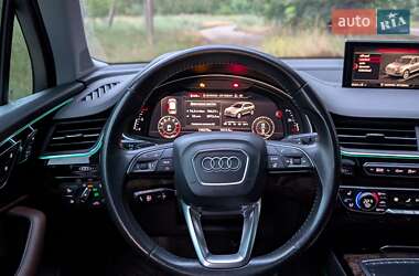 Внедорожник / Кроссовер Audi Q7 2017 в 