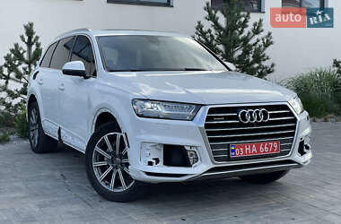 Внедорожник / Кроссовер Audi Q7 2017 в 