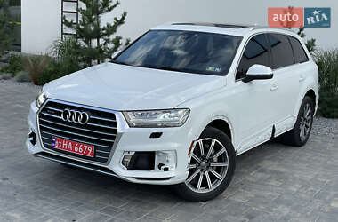 Внедорожник / Кроссовер Audi Q7 2017 в 