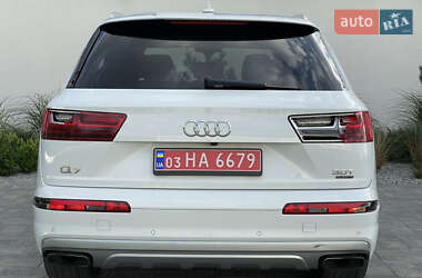 Внедорожник / Кроссовер Audi Q7 2017 в 