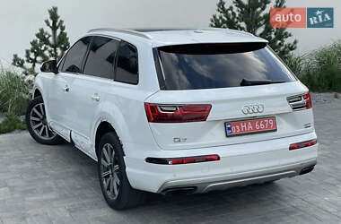 Внедорожник / Кроссовер Audi Q7 2017 в 
