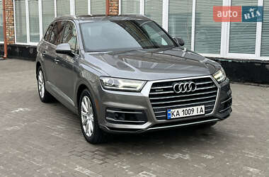 Внедорожник / Кроссовер Audi Q7 2016 в 