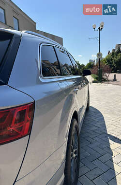Внедорожник / Кроссовер Audi Q7 2017 в 