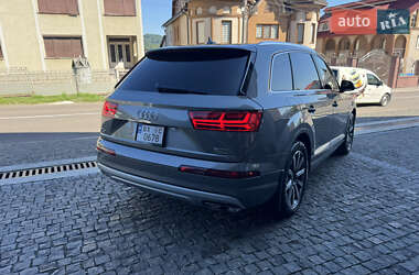 Внедорожник / Кроссовер Audi Q7 2016 в 
