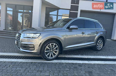 Внедорожник / Кроссовер Audi Q7 2016 в 