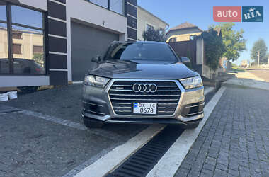 Позашляховик / Кросовер Audi Q7 2016 в Тячеві