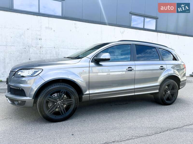Внедорожник / Кроссовер Audi Q7 2015 в Киеве