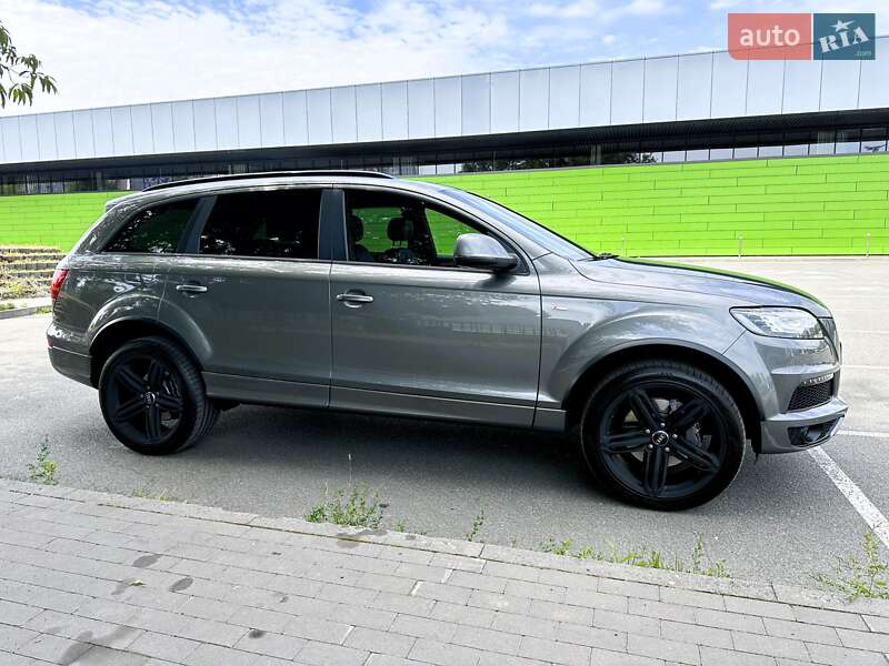 Внедорожник / Кроссовер Audi Q7 2015 в Киеве