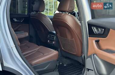 Внедорожник / Кроссовер Audi Q7 2018 в 