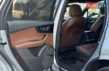Внедорожник / Кроссовер Audi Q7 2018 в 