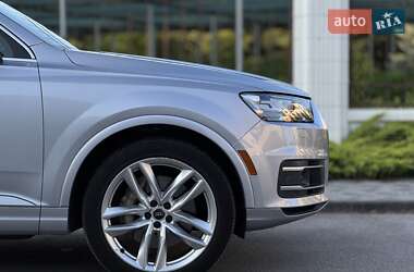 Внедорожник / Кроссовер Audi Q7 2018 в 