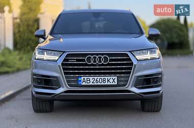 Внедорожник / Кроссовер Audi Q7 2018 в 