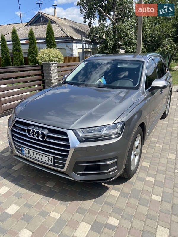 Позашляховик / Кросовер Audi Q7 2017 в Христинівці