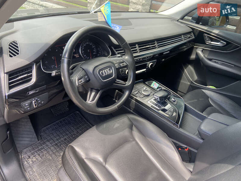 Позашляховик / Кросовер Audi Q7 2017 в Христинівці