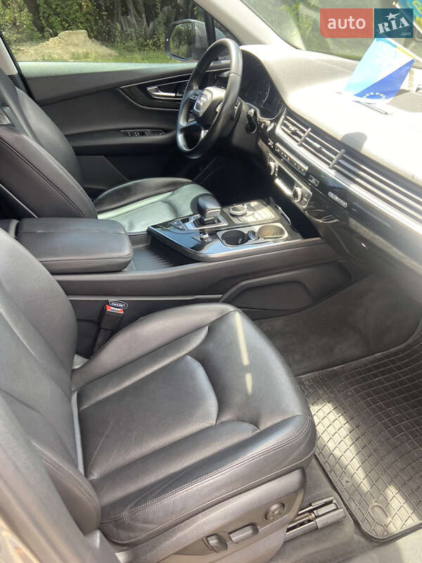 Позашляховик / Кросовер Audi Q7 2017 в Христинівці