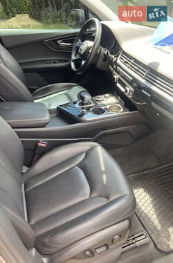 Внедорожник / Кроссовер Audi Q7 2017 в 