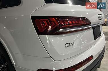 Внедорожник / Кроссовер Audi Q7 2020 в 