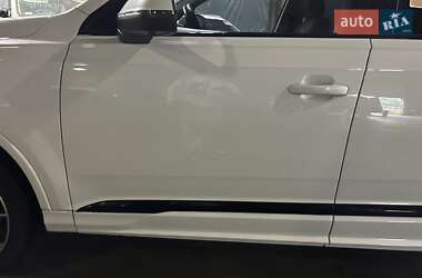Внедорожник / Кроссовер Audi Q7 2020 в 