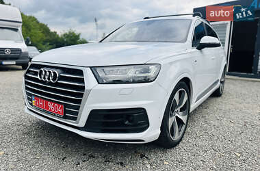 Позашляховик / Кросовер Audi Q7 2017 в Іршаві
