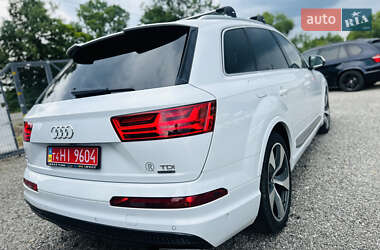 Внедорожник / Кроссовер Audi Q7 2017 в 