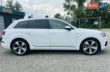 Внедорожник / Кроссовер Audi Q7 2017 в 