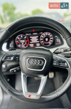 Внедорожник / Кроссовер Audi Q7 2017 в 