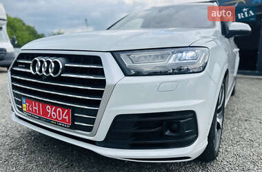 Внедорожник / Кроссовер Audi Q7 2017 в 