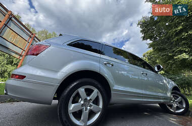Позашляховик / Кросовер Audi Q7 2013 в 