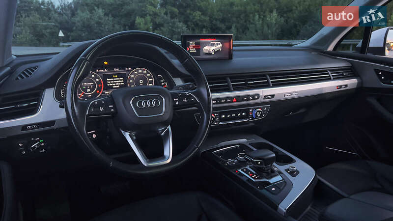 Позашляховик / Кросовер Audi Q7 2017 в Чернівцях